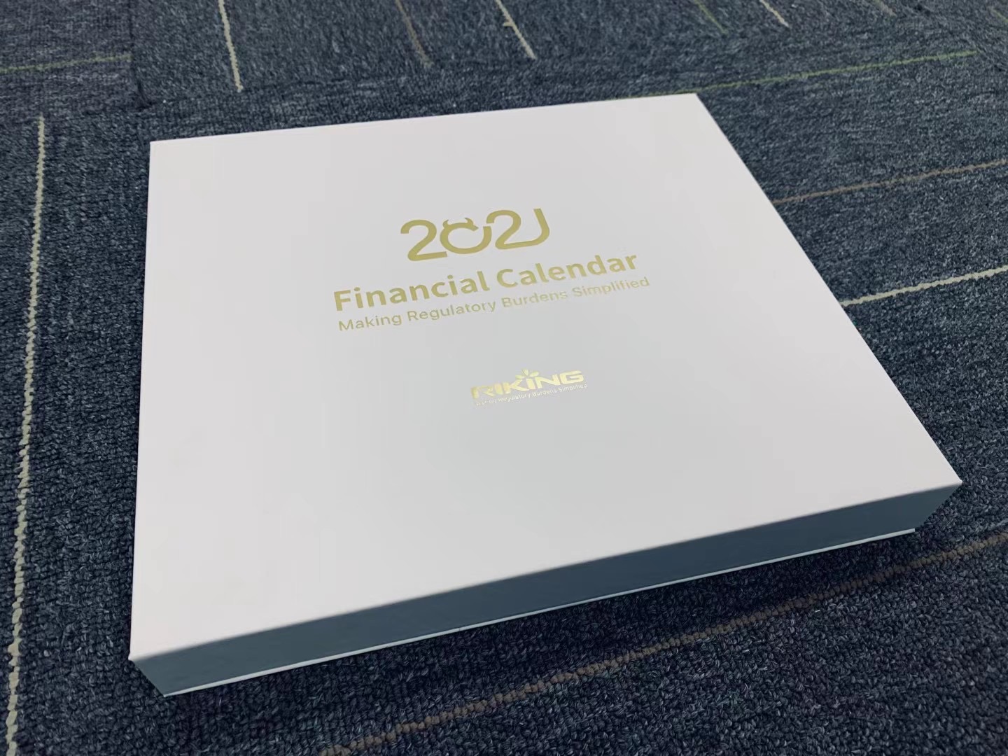 上海糖心VLOG官方下载公司揭秘：手提袋是如何生產的？